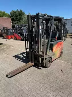 Carrelli elettrici 4 ruote 2020  Linde E20PH-02 (1)