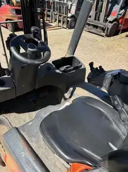 Carrelli elettrici 4 ruote 2020  Linde E20PH-02 (3)
