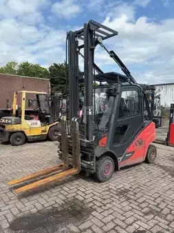 Dízel targoncák 2018  Linde H25D-02 (1)