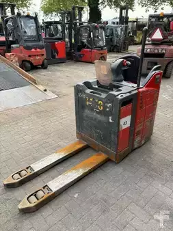 Porta-paletes elétrico 2014  Linde T24SP (2)