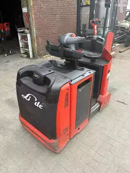 Schlepper 2010  Linde P30C (1)