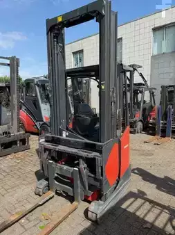 Carretilla retráctil 2019  Linde R14X-03 1935 HOURS (2)