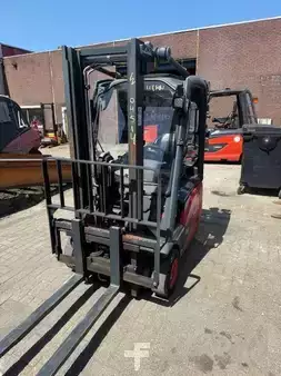 Carrelli elettrici 3 ruote 2017  Linde E16C-02 775 HOURS (1)