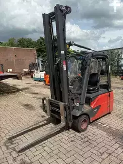 Elektro 3 Rad 2018  Linde E20L-02 Pyroban (1)