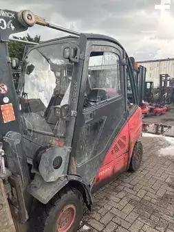 Carrelli elevatori GPL 2011  Linde H25T CABIN (1)