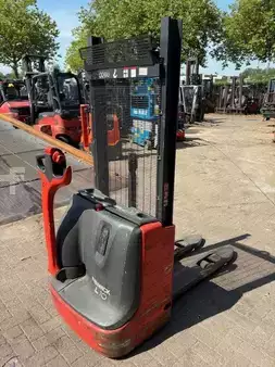 Apilador eléctrico 2021  Linde L10B (1)