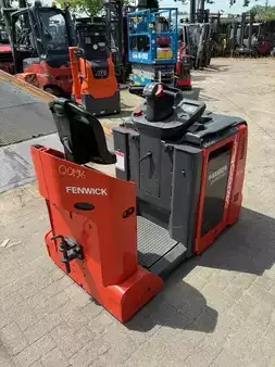 Tahač 2015  Linde P30C (2)