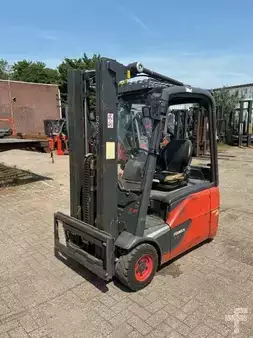 Carrelli elettrici 3 ruote 2017  Linde E16-02 (1)