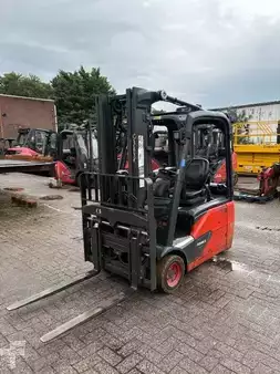 Elektro tříkolové VZV 2021  Linde E16-02 Li ion INT CHARGER (1)