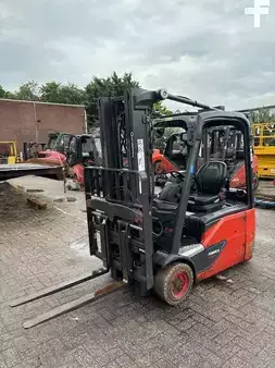 Elektro tříkolové VZV 2021  Linde E16-02 Li ion INT CHARGER (1)
