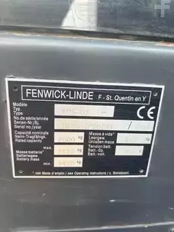Elektryczne 4-kołowe 2001  Linde E25-02 (5)