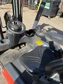 Eléctrica de 4 ruedas 2013  Linde E16P-01 (4)