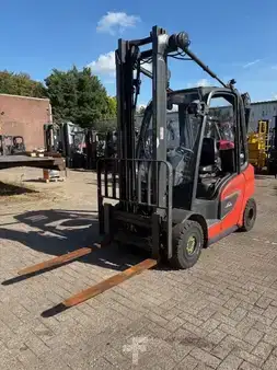 Carretilla elevadora GLP 2020  Linde H25T-01 1/2 CABIN (1)