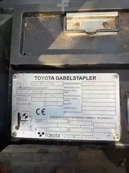 Carrelli elevatori diesel 2016  Toyota 02-8-FDJF35 CABIN (5)