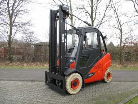 Propane Forklifts 2014  Linde H30T-02 (1)