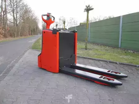 Niederhubwagen 2016  Linde T16L (2)