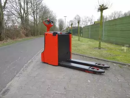 Elektromos emelőkocsik 2016  Linde T16L (3)