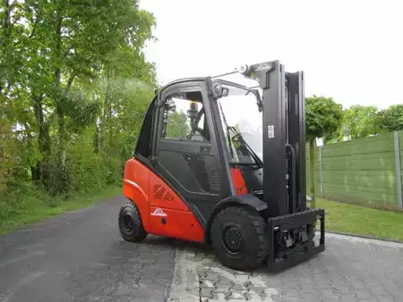 LPG heftrucks 2011  Linde H35T-01 (2)
