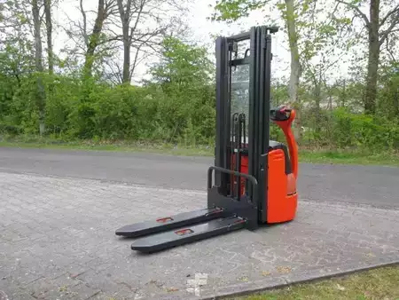 Stoccatori 2001  Linde L12 (1)