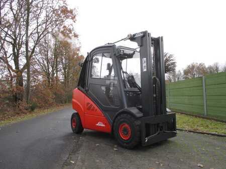 Propane Forklifts 2013  Linde H30T-02 (1)