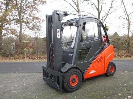 Carretilla elevadora GLP 2013 Linde H30T-02 (2)