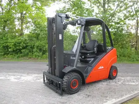 Diesel heftrucks 2004  Linde H25D (1)