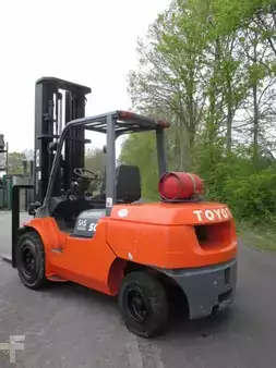 LPG heftrucks 2005  Toyota 02-7FGA50 (4)