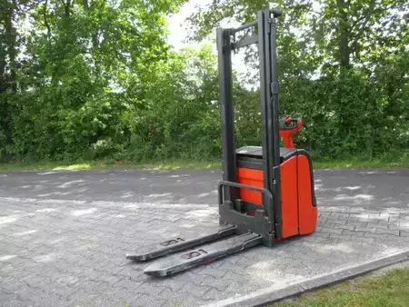 Hochhubwagen 2007  Linde L14 (2)