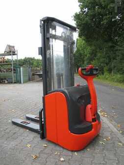 Ruční vysokozdvižný vozík 2005  Linde L16 (4)