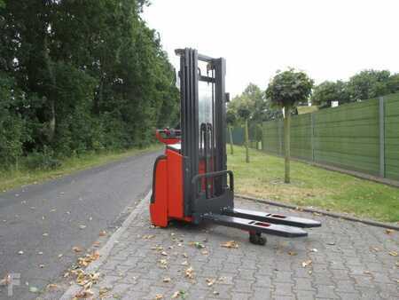 Ruční vysokozdvižný vozík 2005  Linde L16 (6)