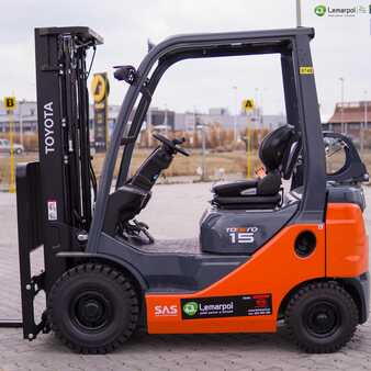 Propane Forklifts 2023  Toyota 02-8FGF15 (1) 