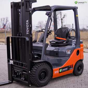 Propane Forklifts 2023  Toyota 02-8FGF15 (2) 