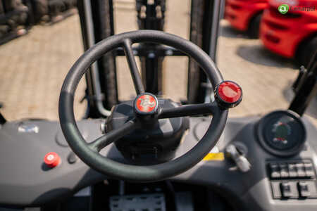 Manitou MC25-4