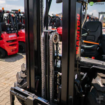 Terrenggående gaffeltruck 2024  Manitou MC30-4 (6)