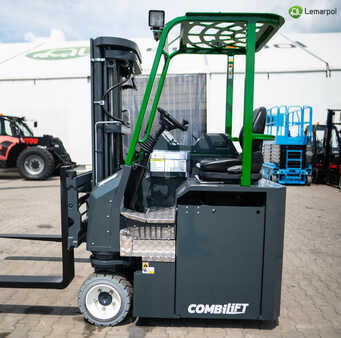 Four-way trucks 2024  Combilift CBE 3000 (18)
