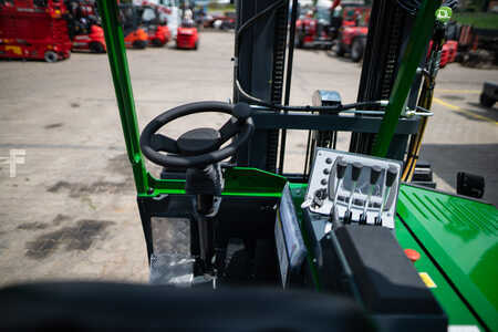 Four-way trucks 2024  Combilift CBE 3000 (25)