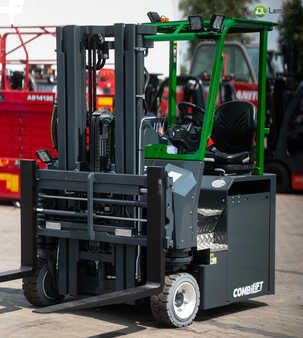 Four-way trucks 2024  Combilift CBE 3000 (5)