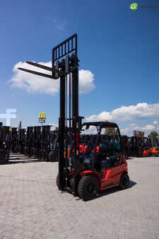 LPG heftrucks 2024  Manitou MI 30G (12)