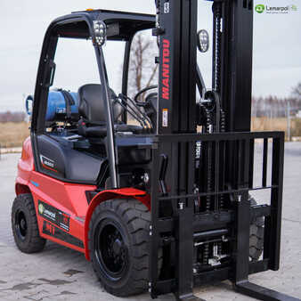 LPG heftrucks 2024  Manitou MI 30G (4)