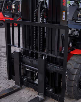 LPG heftrucks 2024  Manitou MI 30G (9)