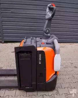 Elektromos emelőkocsik 2024  Toyota LPE200 (1)