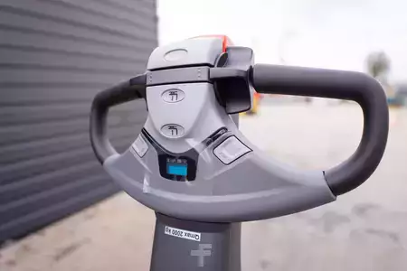 Elektromos emelőkocsik 2024  Toyota LPE200 (3)
