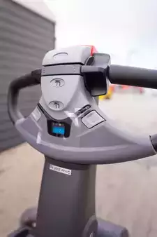 Elektromos emelőkocsik 2024  Toyota LPE200 (6)