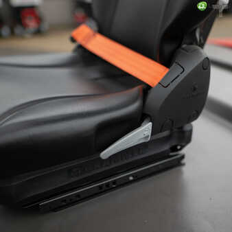 Chariots électriques à 4 roues 2025  Manitou ME 450 (10)