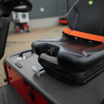 Chariots électriques à 4 roues 2025  Manitou ME 450 (11)