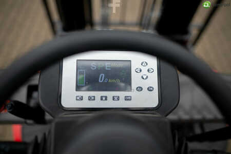 Chariots électriques à 4 roues 2025  Manitou ME 450 (14)