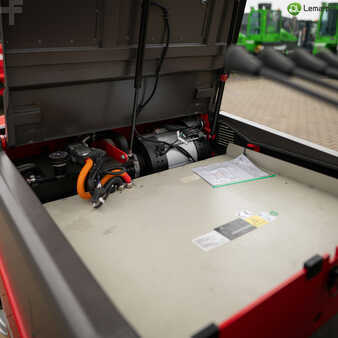 Chariots électriques à 4 roues 2025  Manitou ME 450 (19)