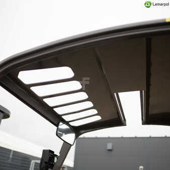 Chariots électriques à 4 roues 2025  Manitou ME 450 (21)