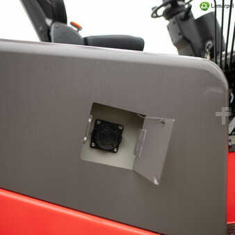 Chariots électriques à 4 roues 2025  Manitou ME 450 (26)