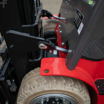 Chariots électriques à 4 roues 2025  Manitou ME 450 (6)